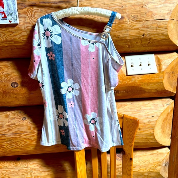 Just a simple shirt dropped shoulder - Picture 1 of 3